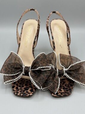 Betsey Johnson Fawn Leopard Print Pearl Bow Stiletto Heels Size 8.5